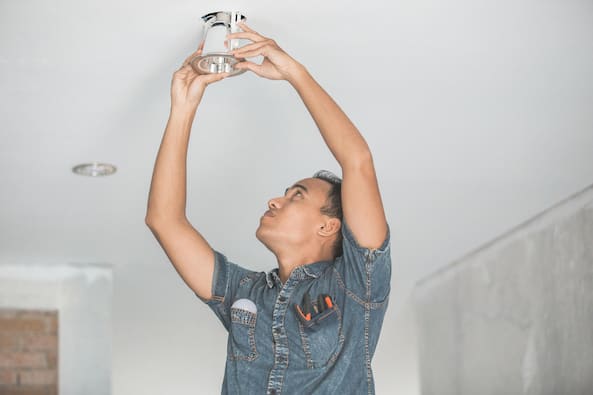 Recessed clearance lighting bulbs